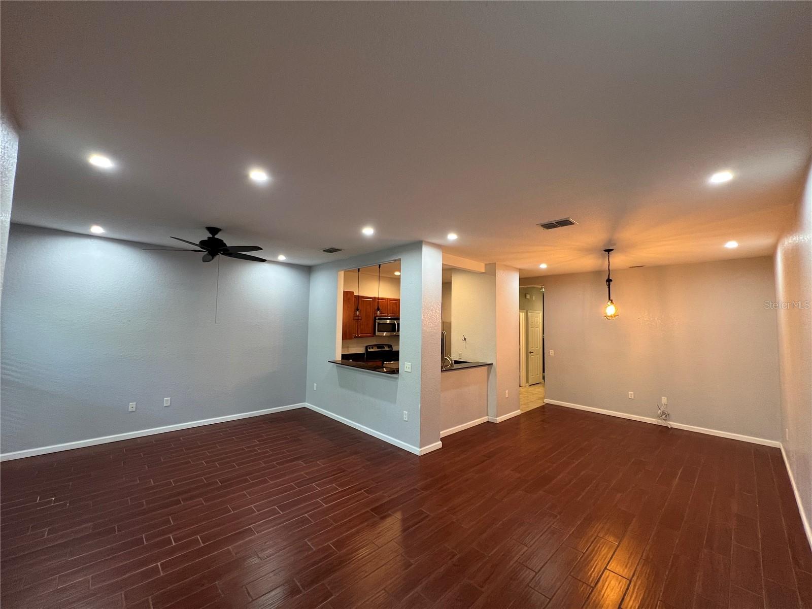 8210 DOWN ROYAL RD, TAMPA, FL, 33610
