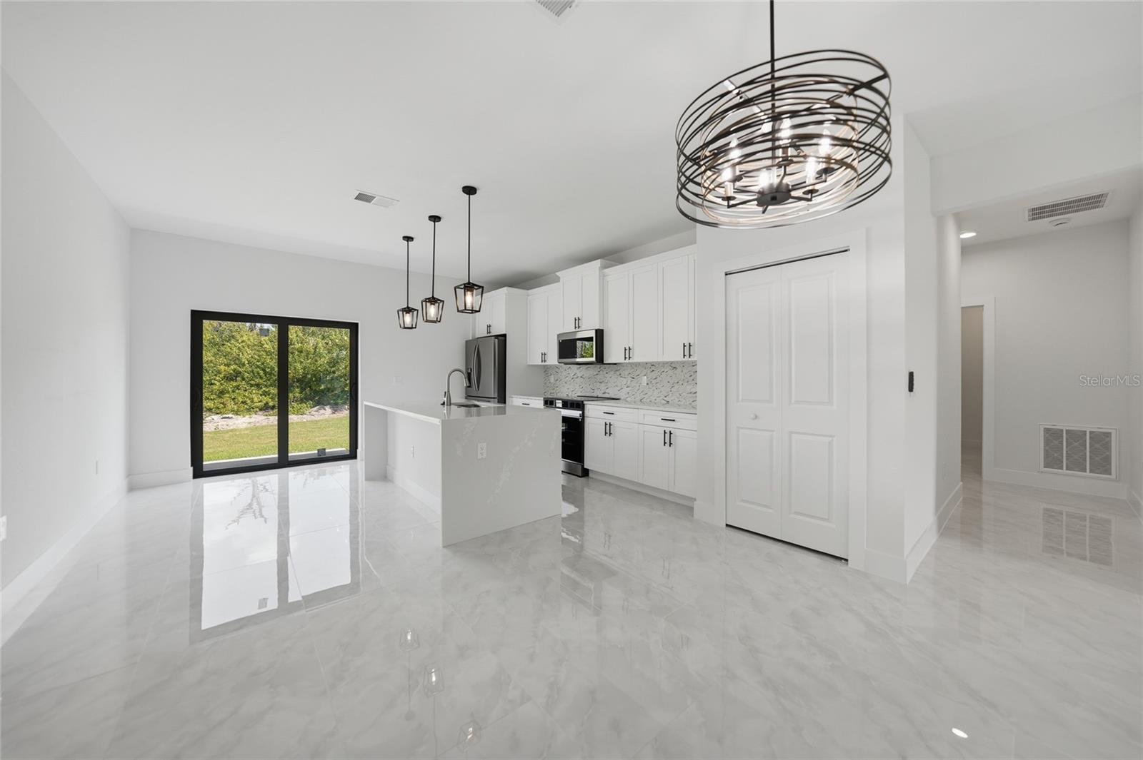 11370 GULFSTREAM BLVD, PORT CHARLOTTE, FL, 33981