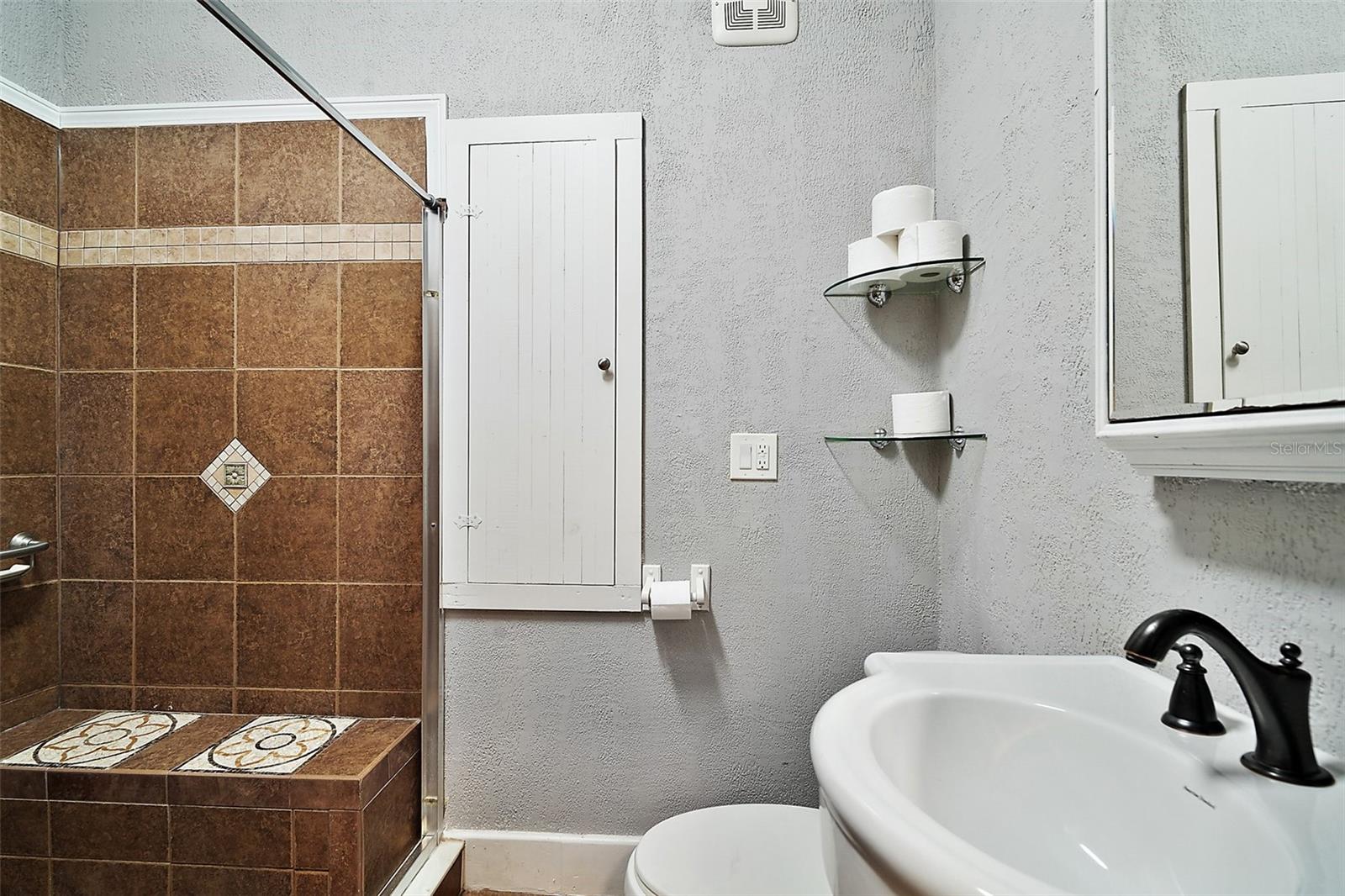 427 S GROVE ST, EUSTIS, FL, 32726