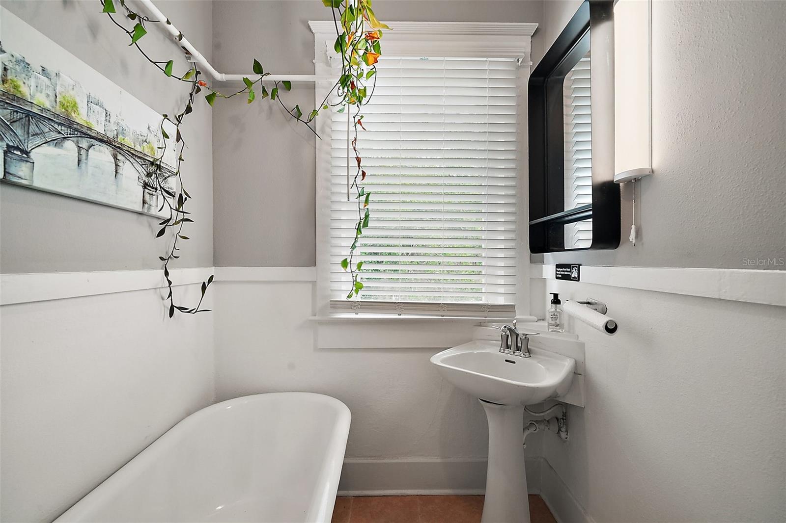 427 S GROVE ST, EUSTIS, FL, 32726