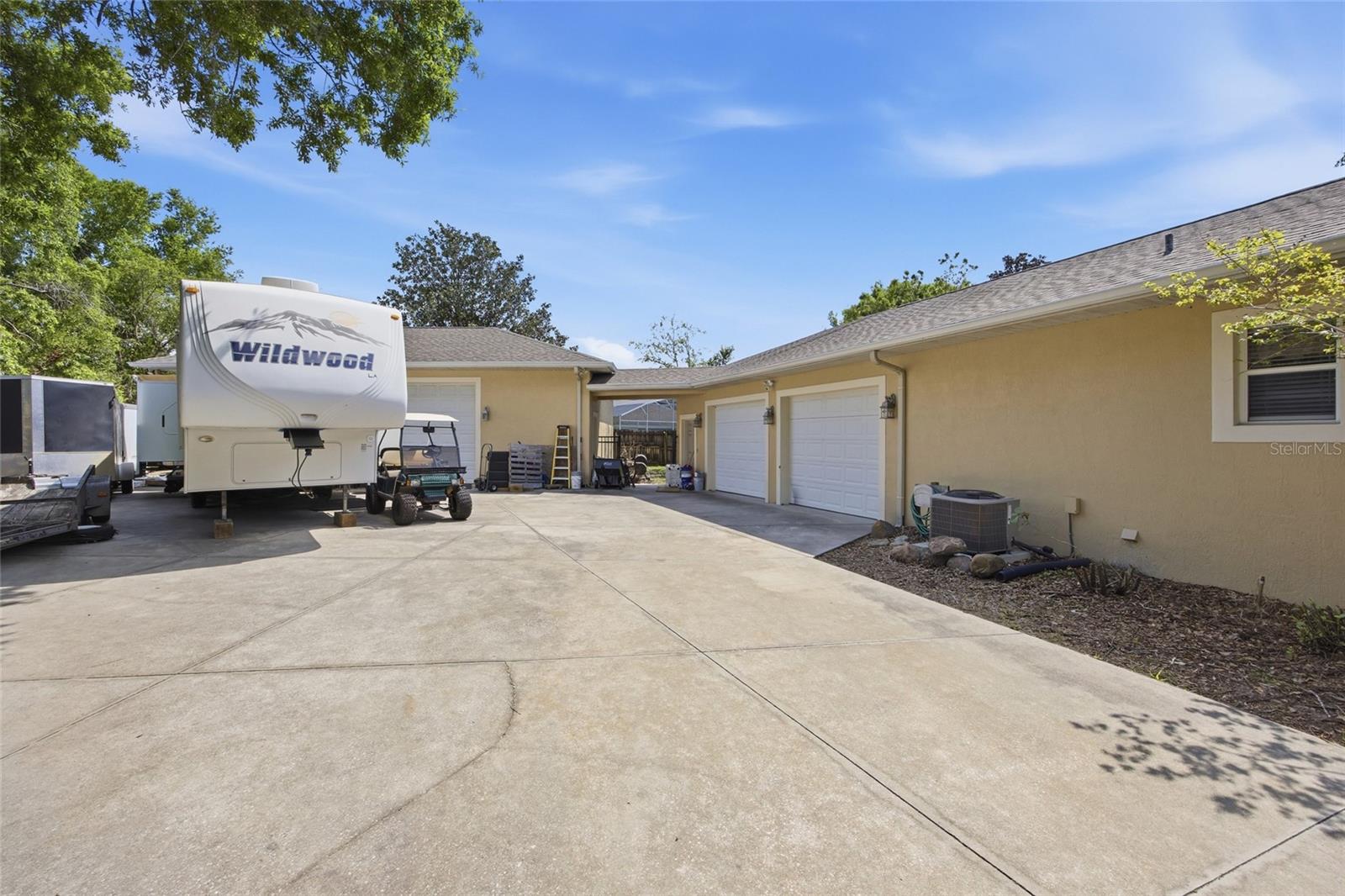 10645 PARKWAY DR, CLERMONT, FL, 34711