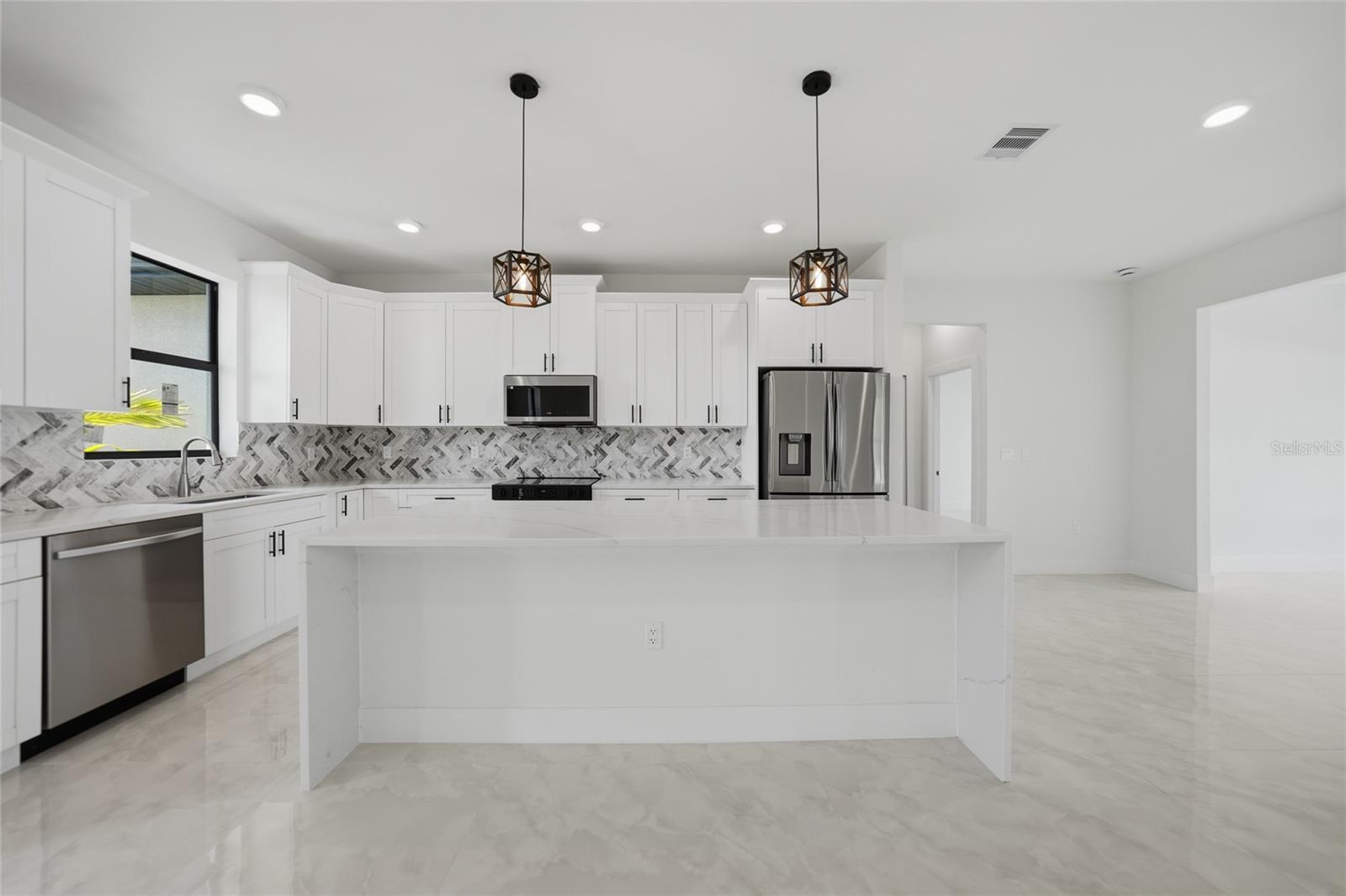 11058 GULFSTREAM BLVD, ENGLEWOOD, FL, 34224