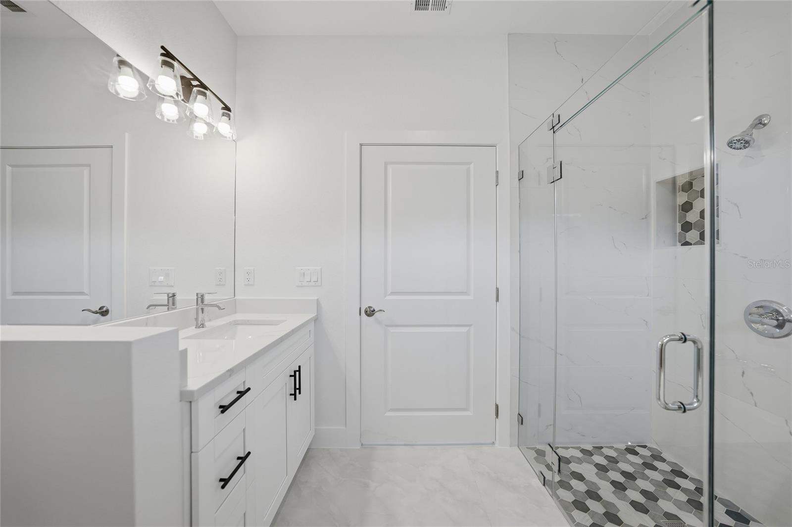 11058 GULFSTREAM BLVD, ENGLEWOOD, FL, 34224