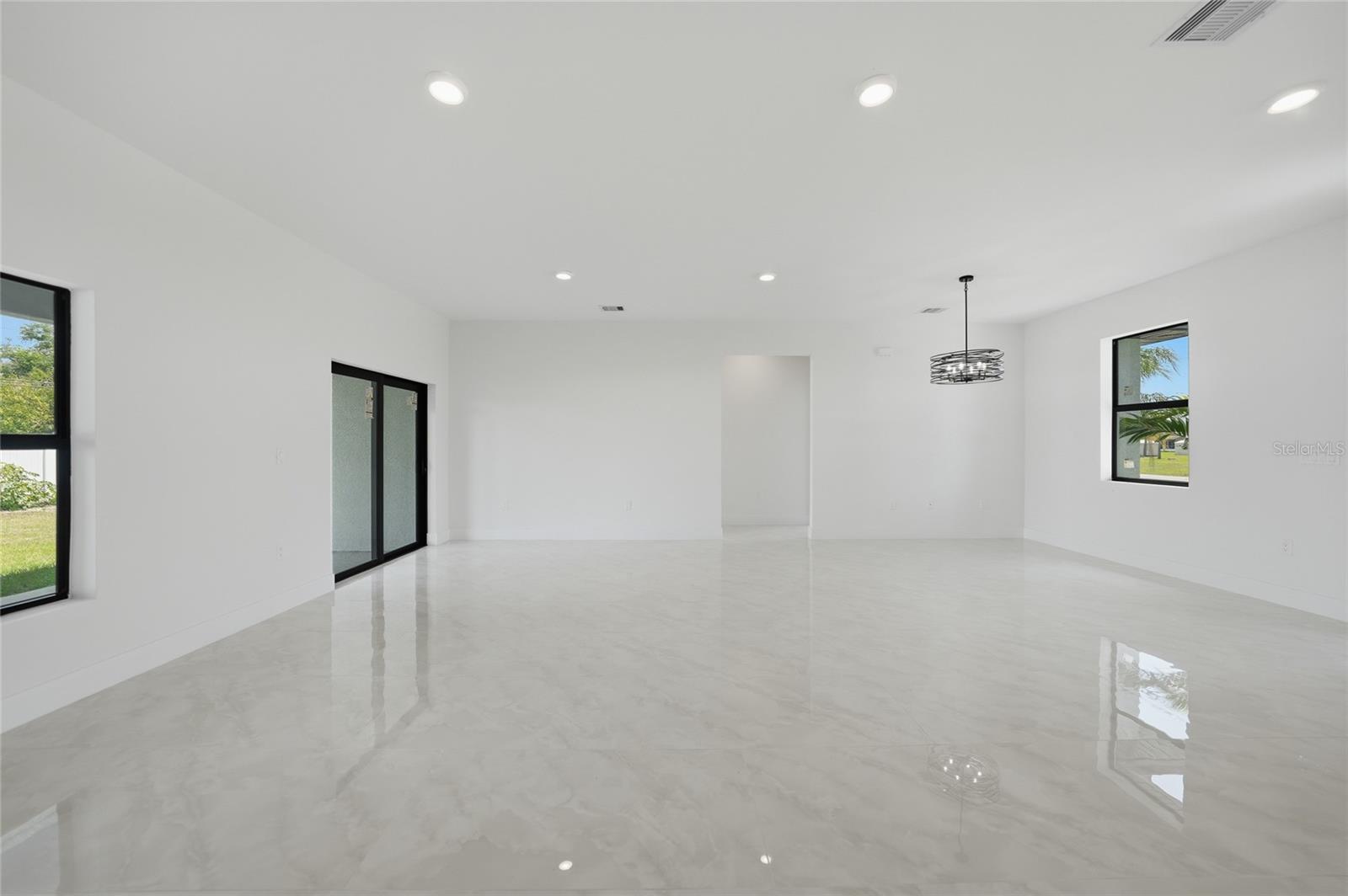11058 GULFSTREAM BLVD, ENGLEWOOD, FL, 34224