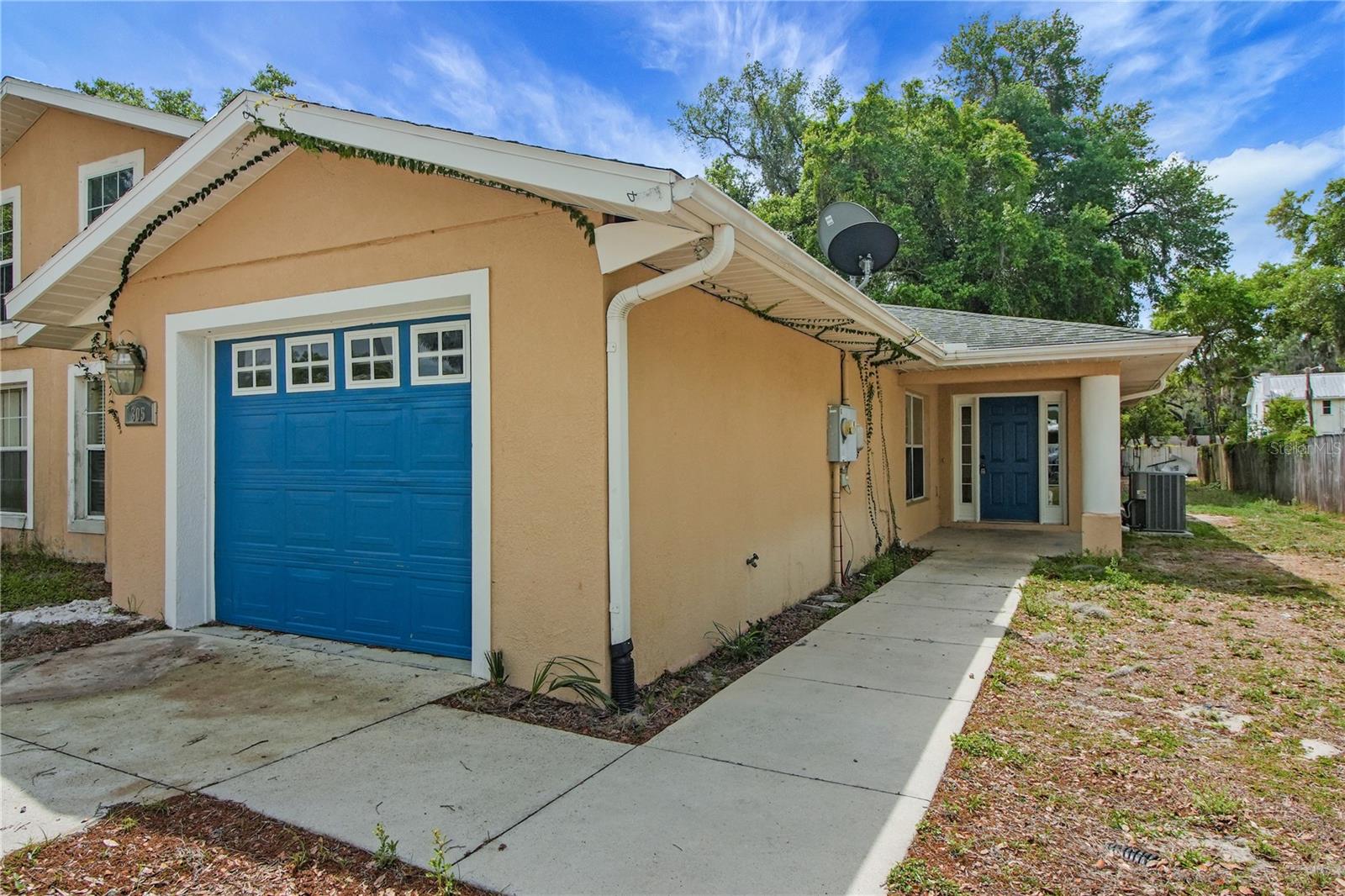305 W FOUNTAIN ST, FRUITLAND PARK, FL, 34731