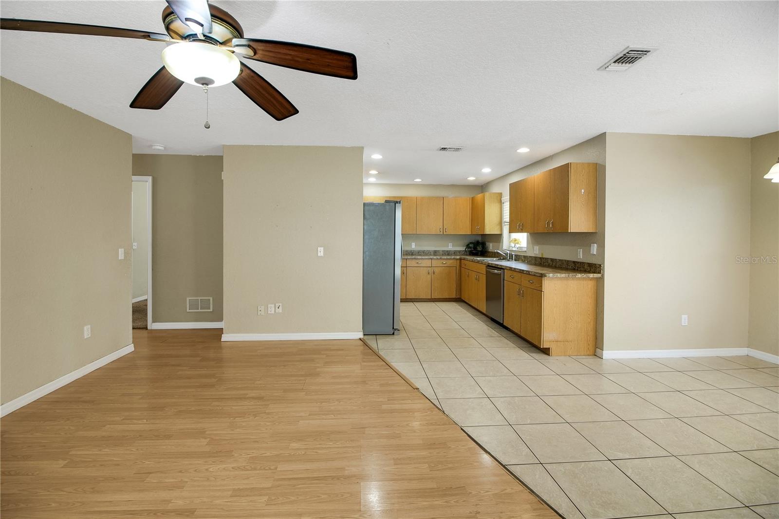 305 W FOUNTAIN ST, FRUITLAND PARK, FL, 34731
