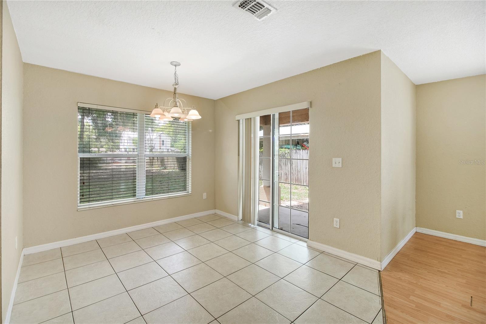 305 W FOUNTAIN ST, FRUITLAND PARK, FL, 34731