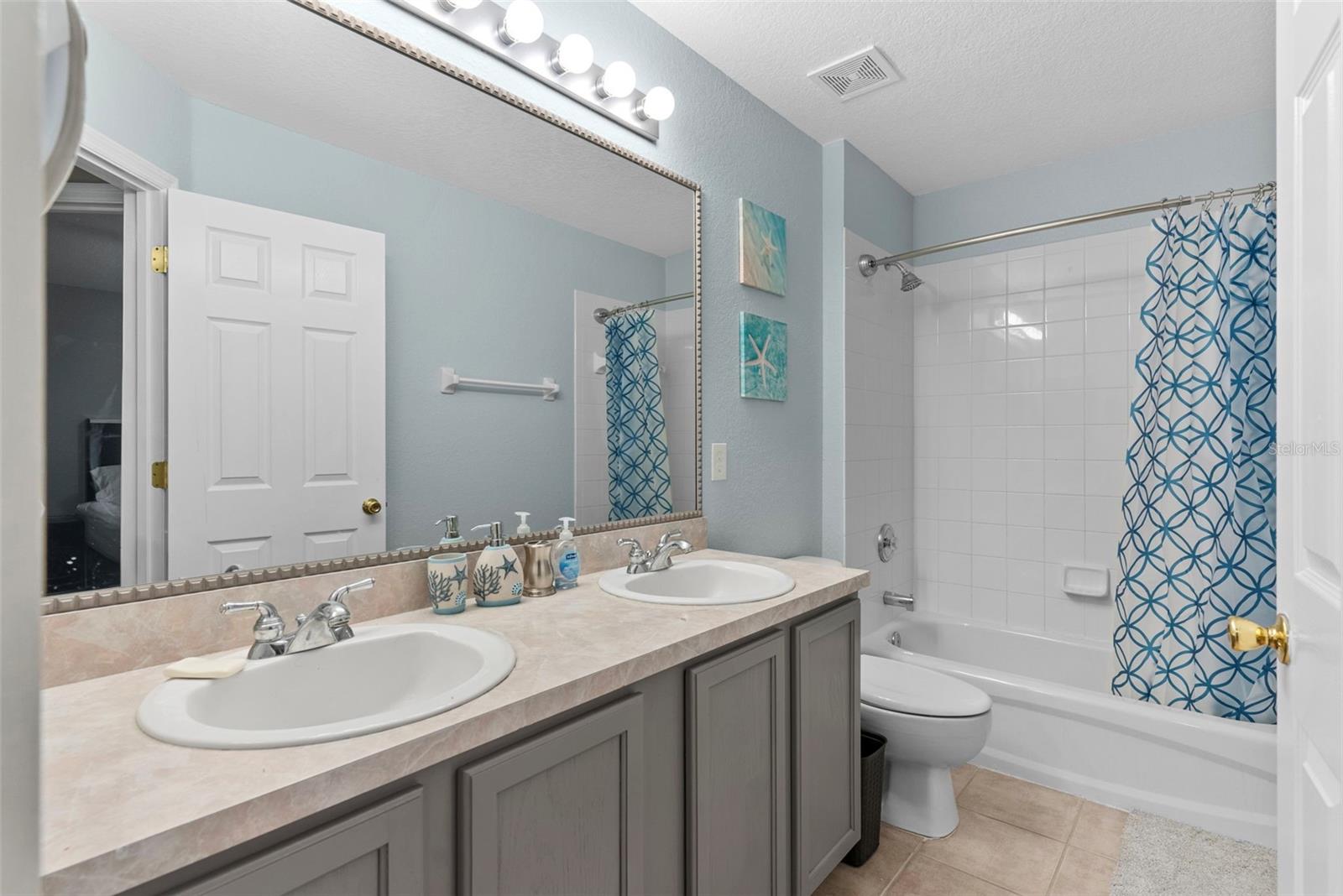 215 GLENEAGLES DR, DAVENPORT, FL, 33897