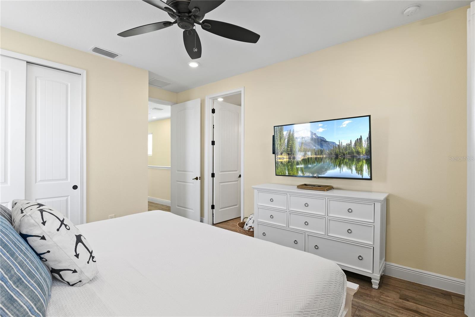8040 LOST SHAKER LN, KISSIMMEE, FL, 34747