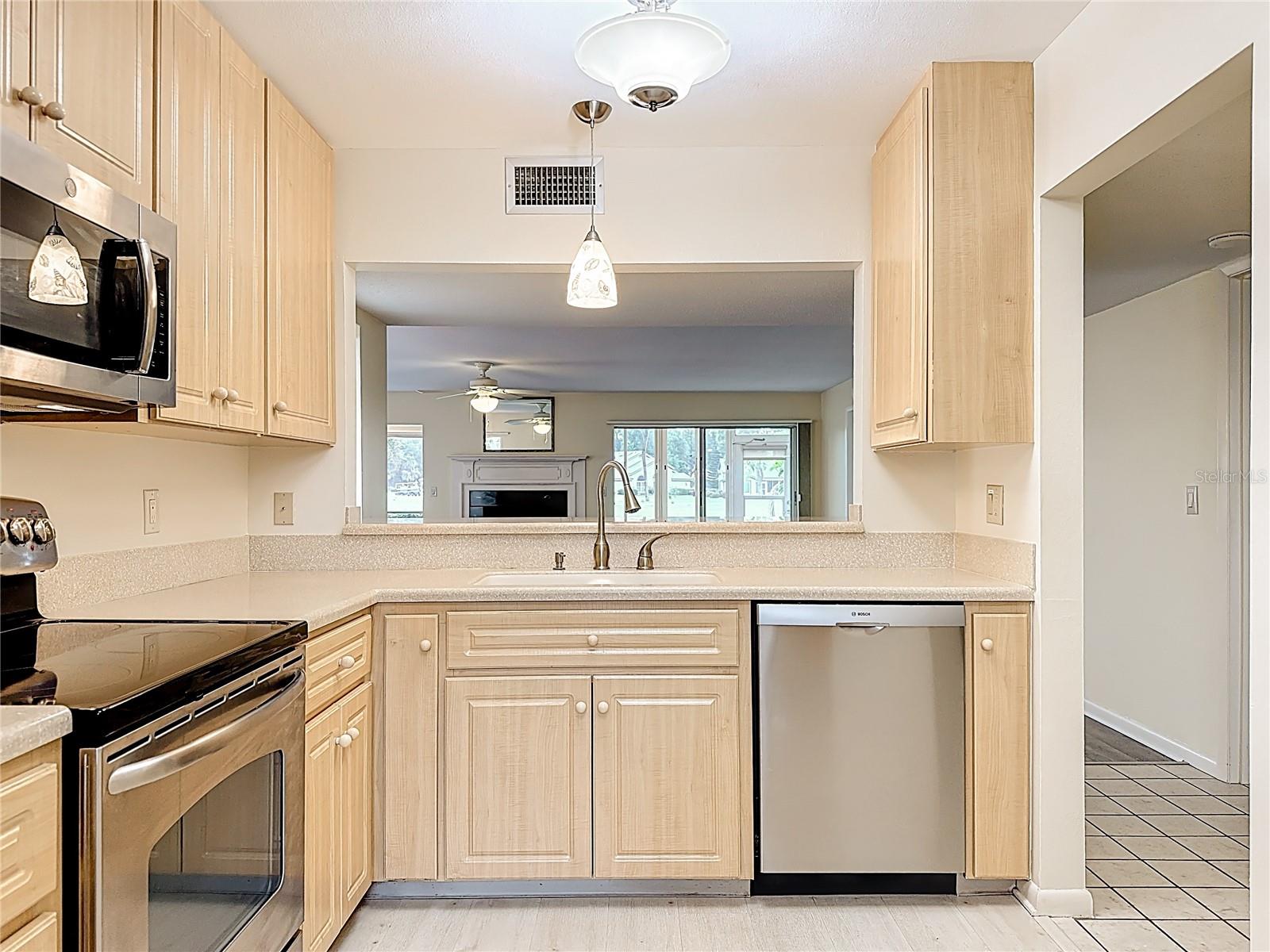 760 VILLAGE CIR #109, VENICE, FL, 34292