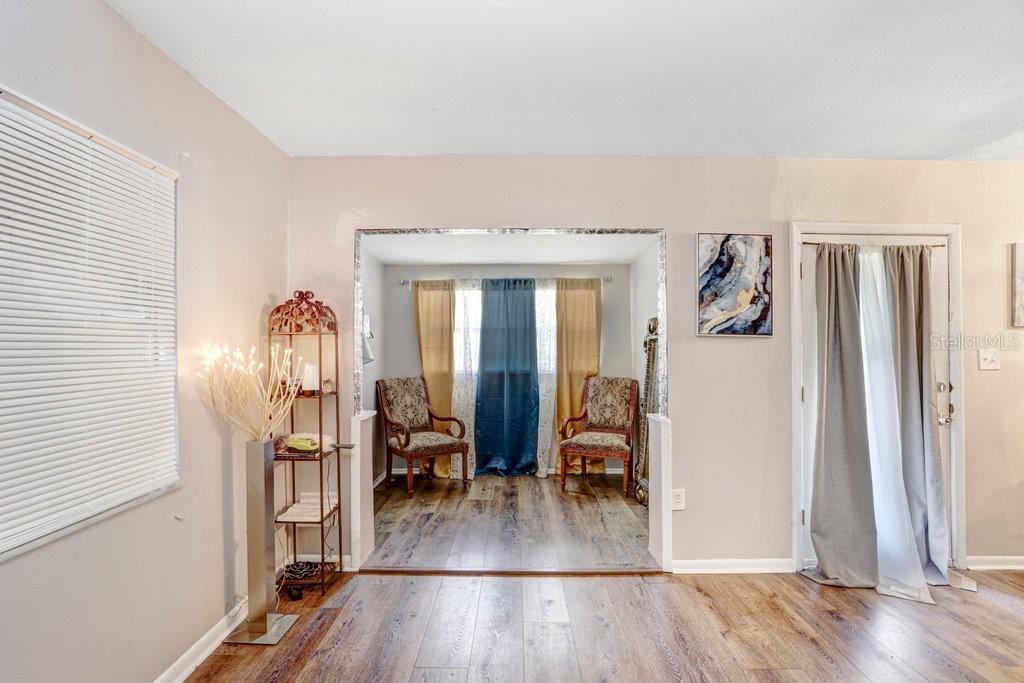 Living room/bonus room