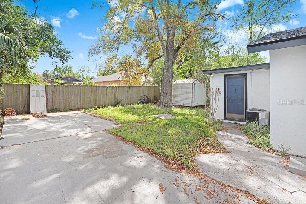 Driveway extends to the back gate