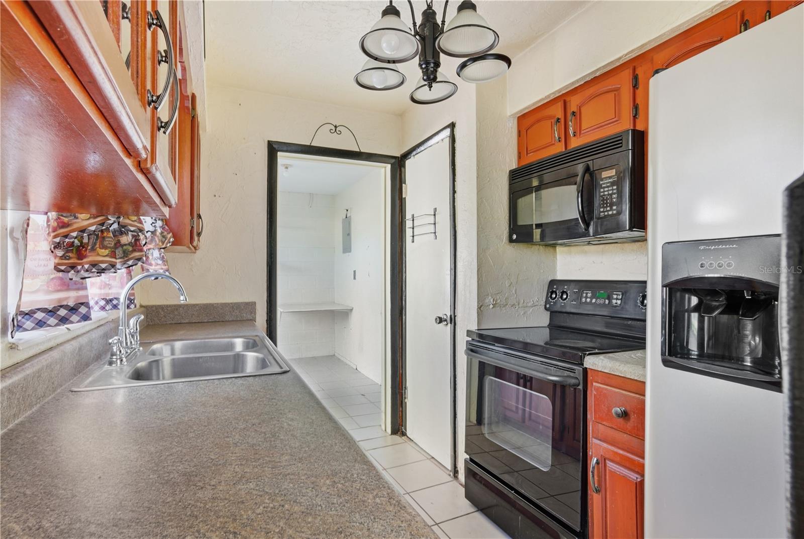 800 ORANGE GROVE DR, ALTAMONTE SPRINGS, FL, 32701
