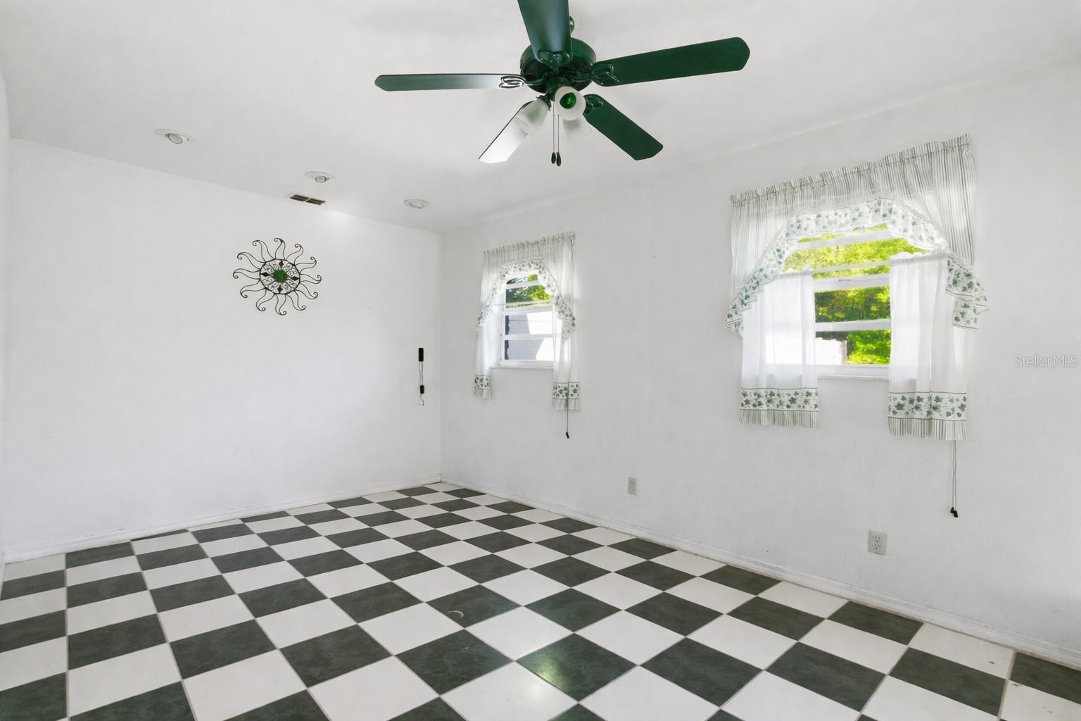800 ORANGE GROVE DR, ALTAMONTE SPRINGS, FL, 32701