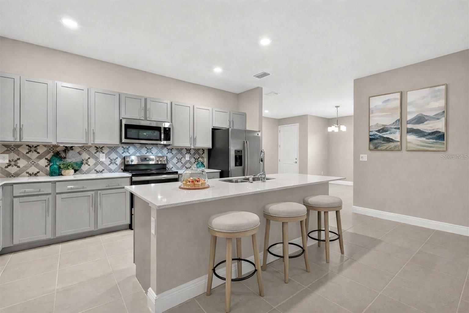 27203 WHITE PLAINS WAY, LEESBURG, FL, 34748