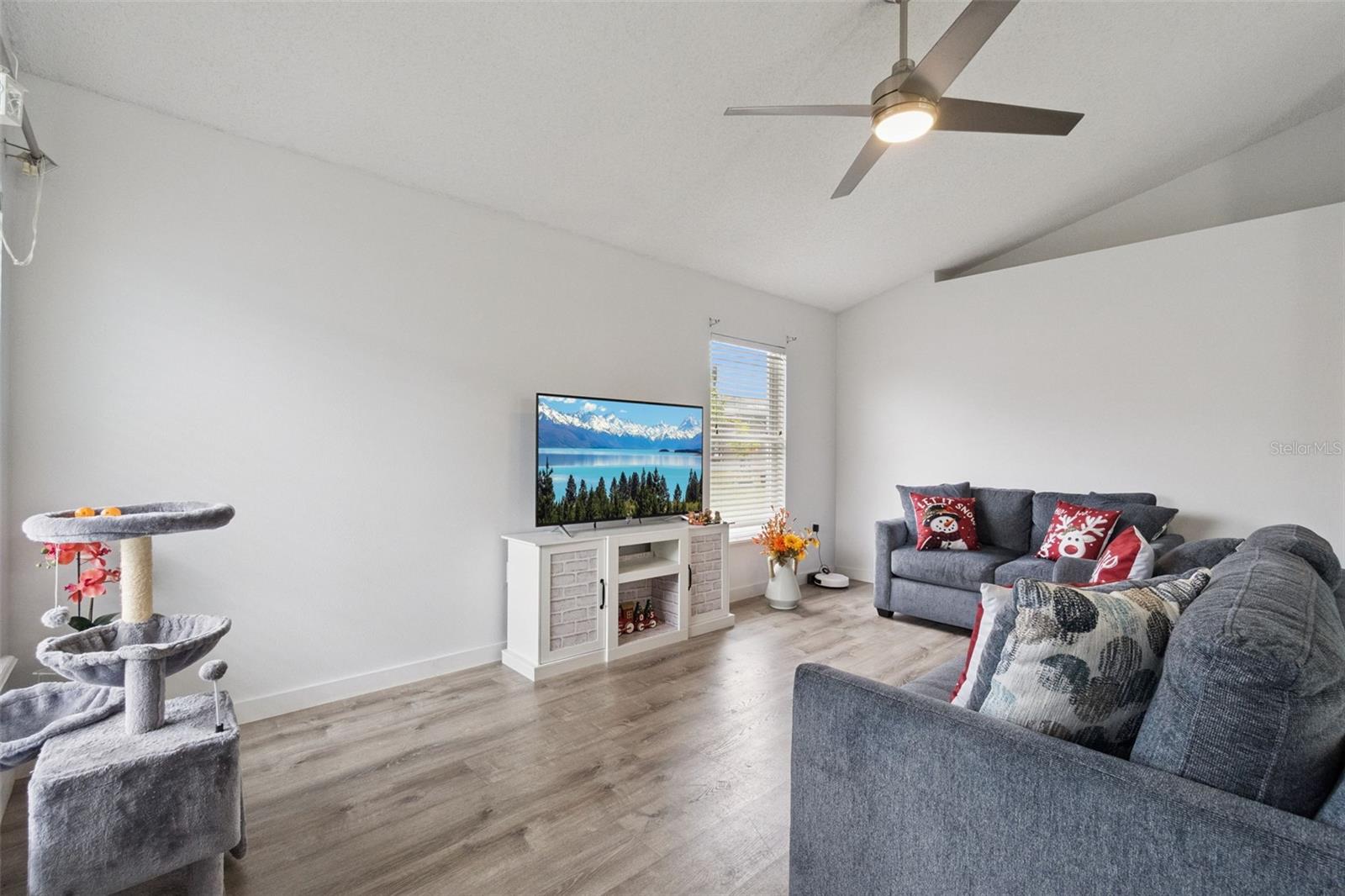 2409 LINCOLNSHIRE CT, KISSIMMEE, FL, 34743