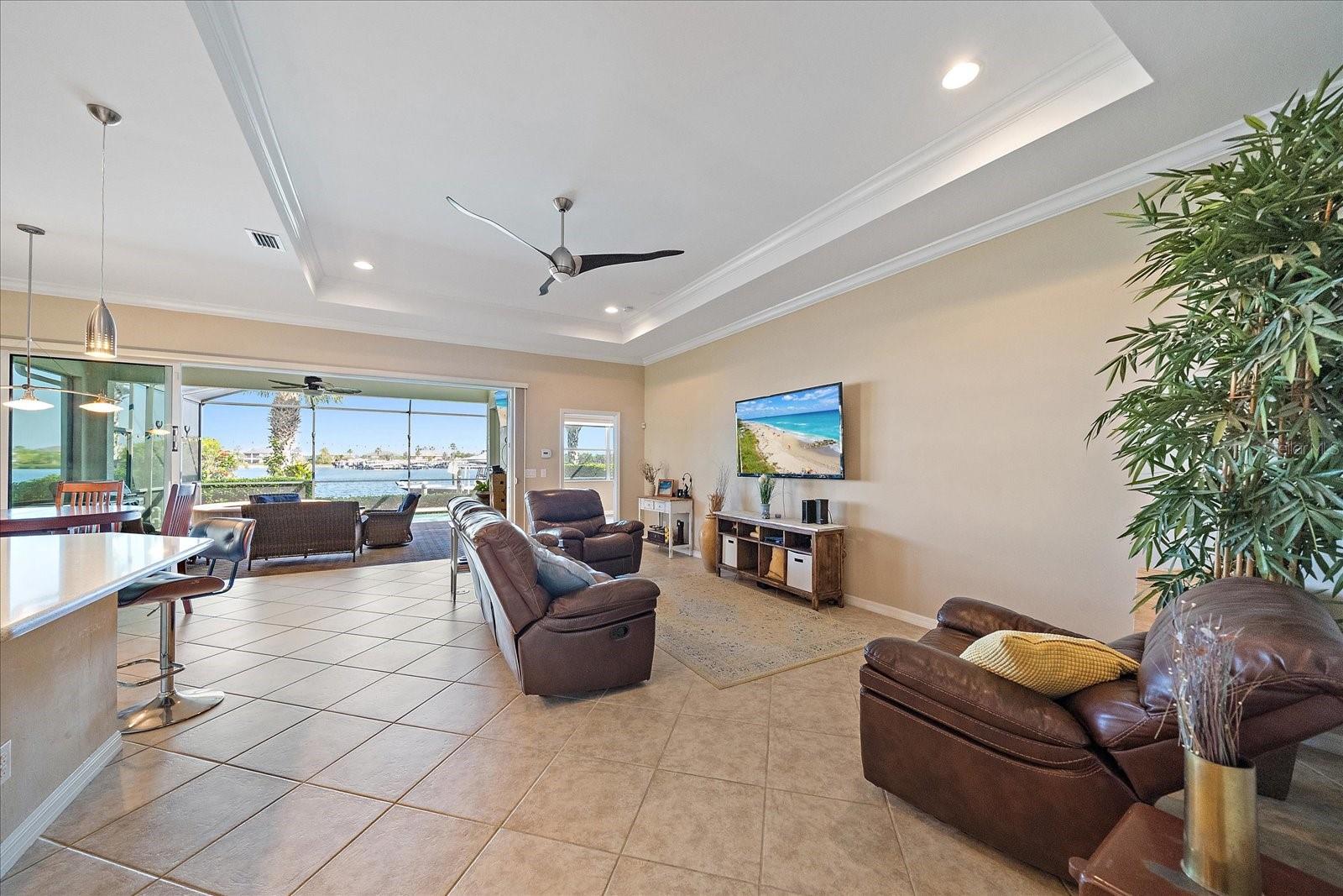 5040 LAKE OVERLOOK AVE, BRADENTON, FL, 34208