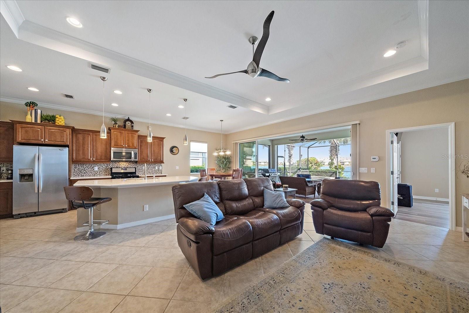 5040 LAKE OVERLOOK AVE, BRADENTON, FL, 34208