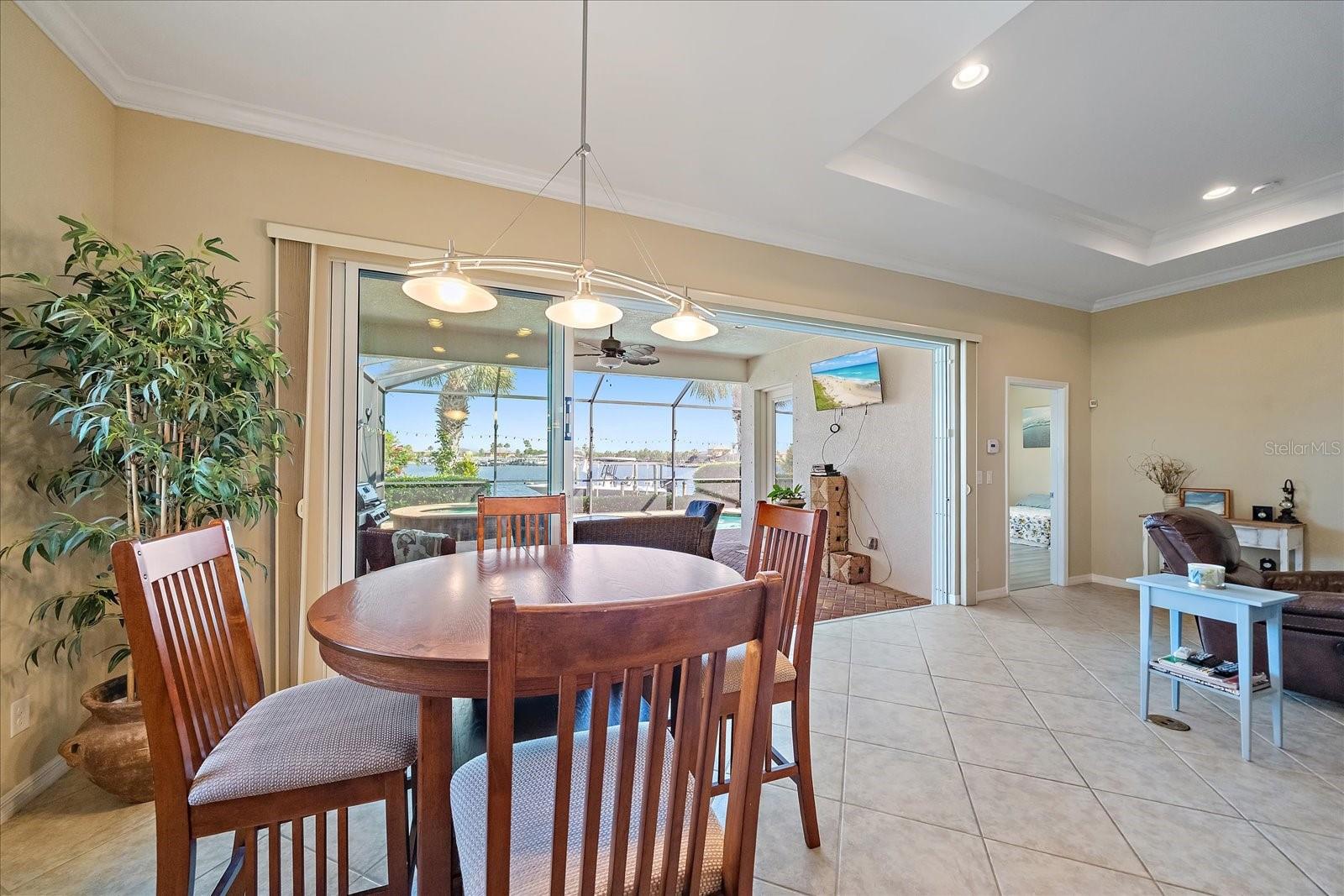 5040 LAKE OVERLOOK AVE, BRADENTON, FL, 34208