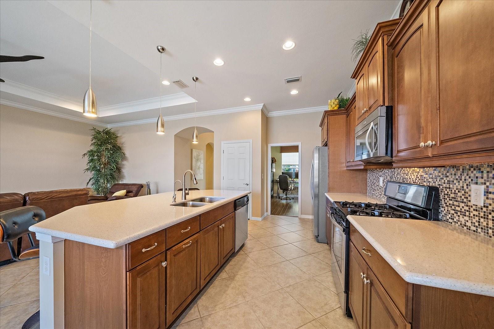 5040 LAKE OVERLOOK AVE, BRADENTON, FL, 34208