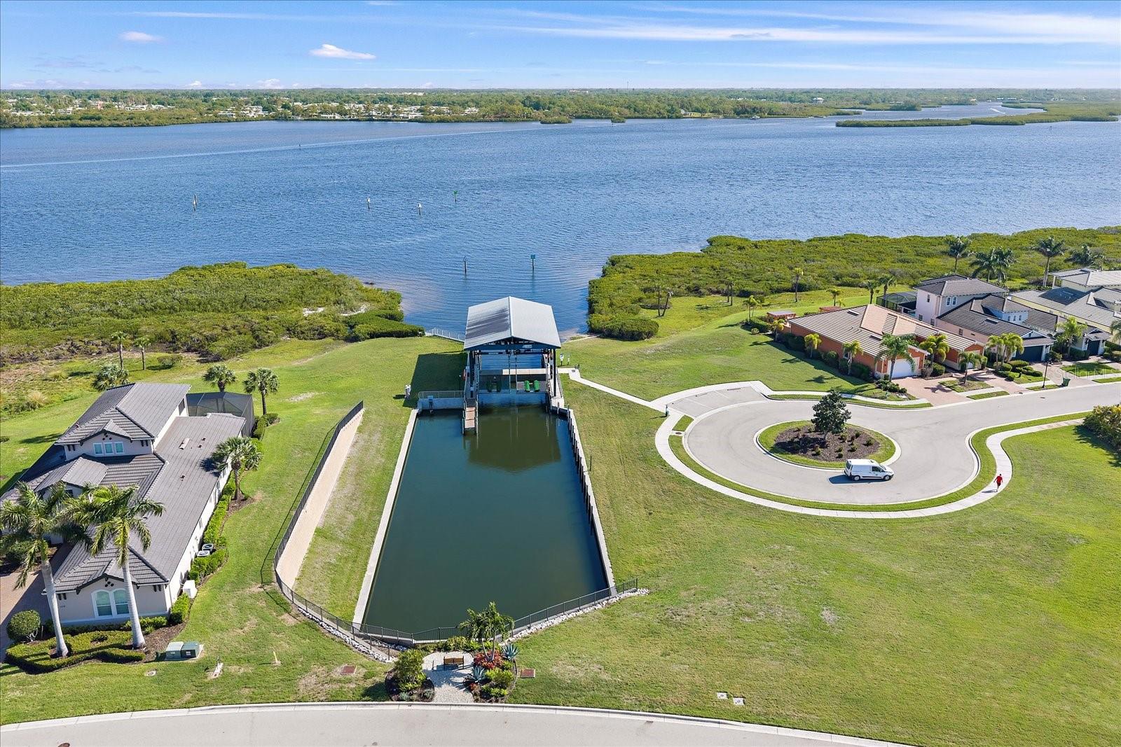 5040 LAKE OVERLOOK AVE, BRADENTON, FL, 34208