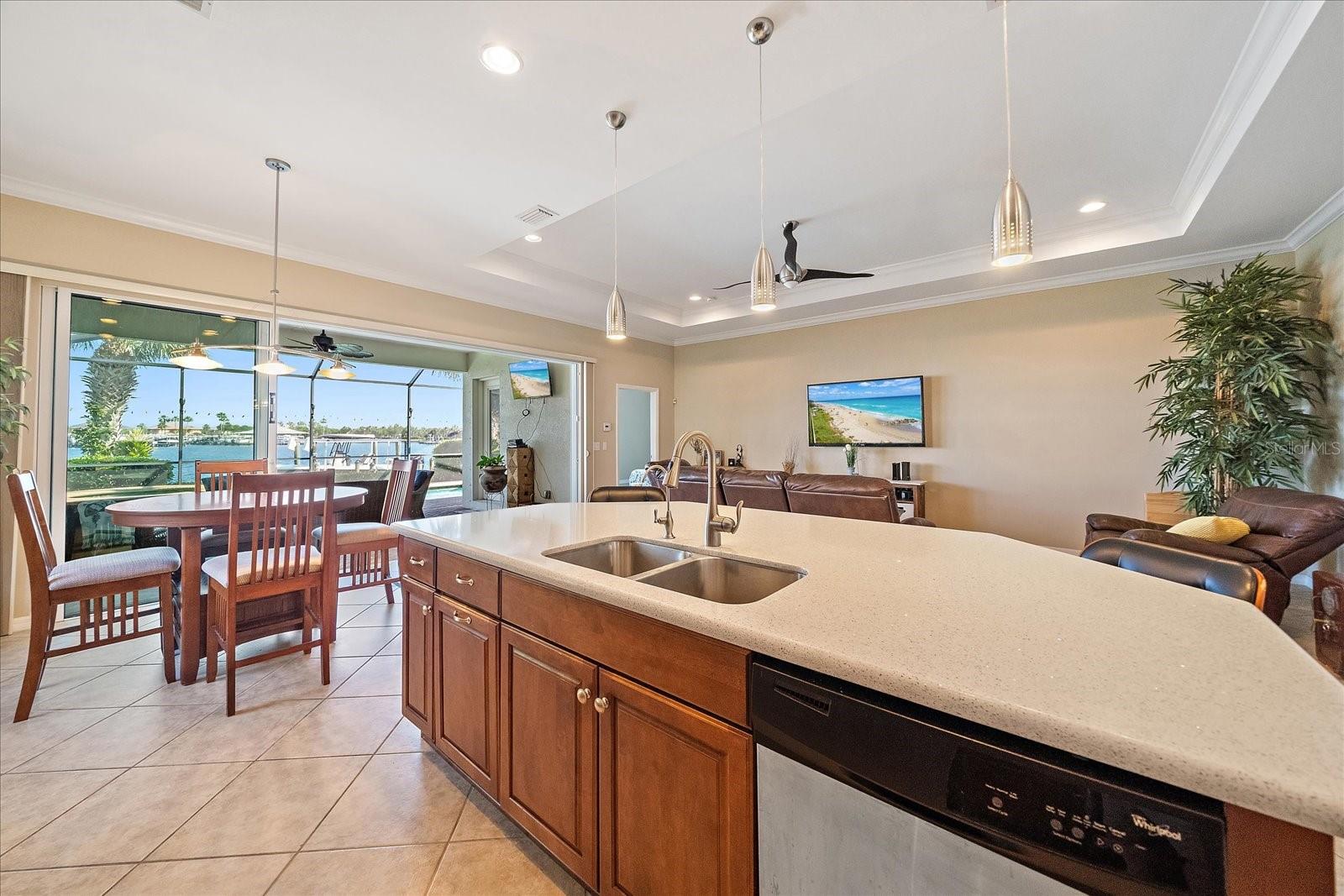 5040 LAKE OVERLOOK AVE, BRADENTON, FL, 34208