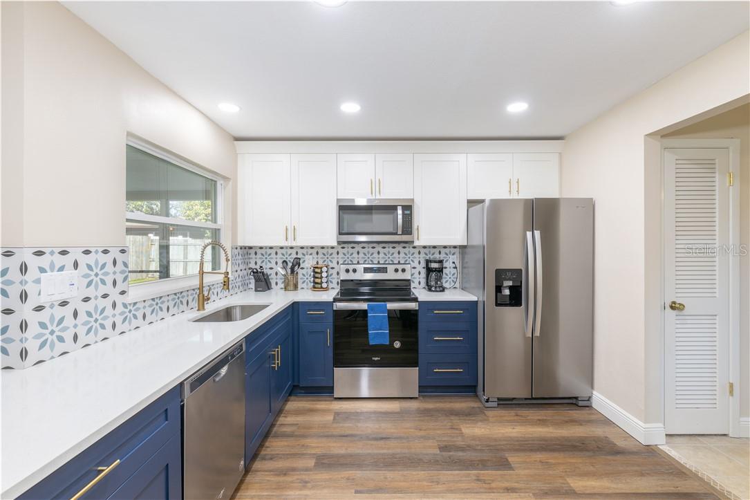 4711 RIDGE POINT DR, TAMPA, FL, 33624