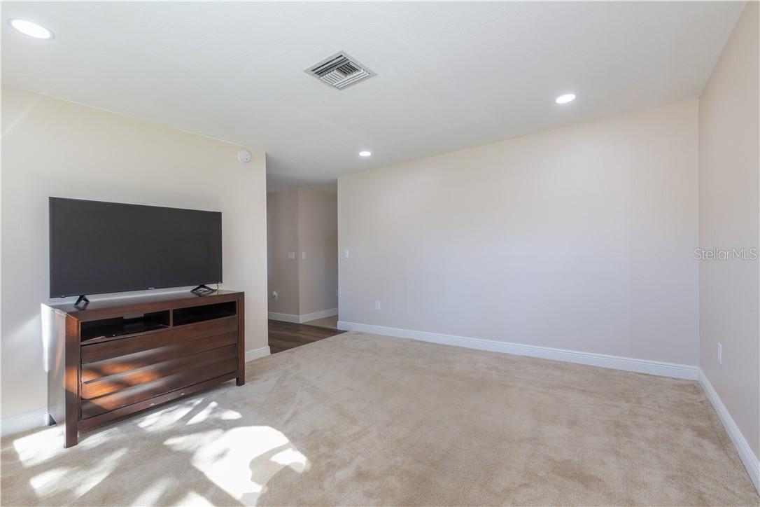 4711 RIDGE POINT DR, TAMPA, FL, 33624