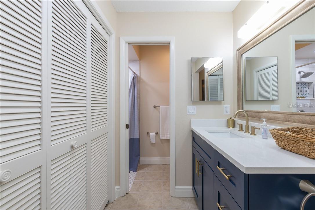 4711 RIDGE POINT DR, TAMPA, FL, 33624
