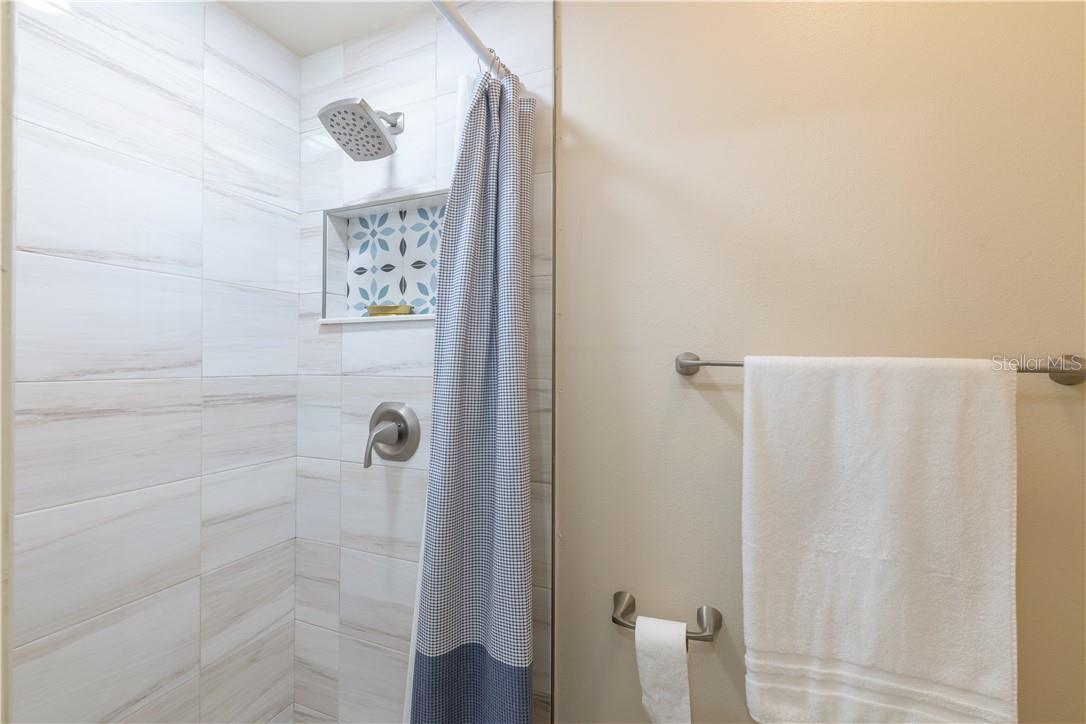 4711 RIDGE POINT DR, TAMPA, FL, 33624
