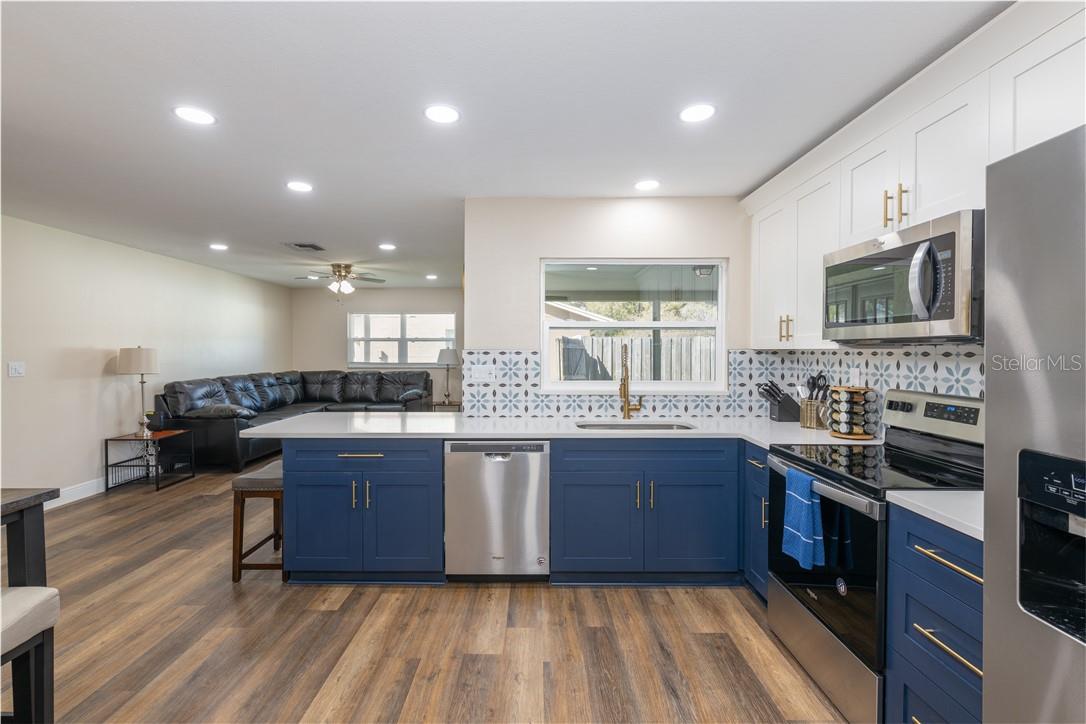 4711 RIDGE POINT DR, TAMPA, FL, 33624