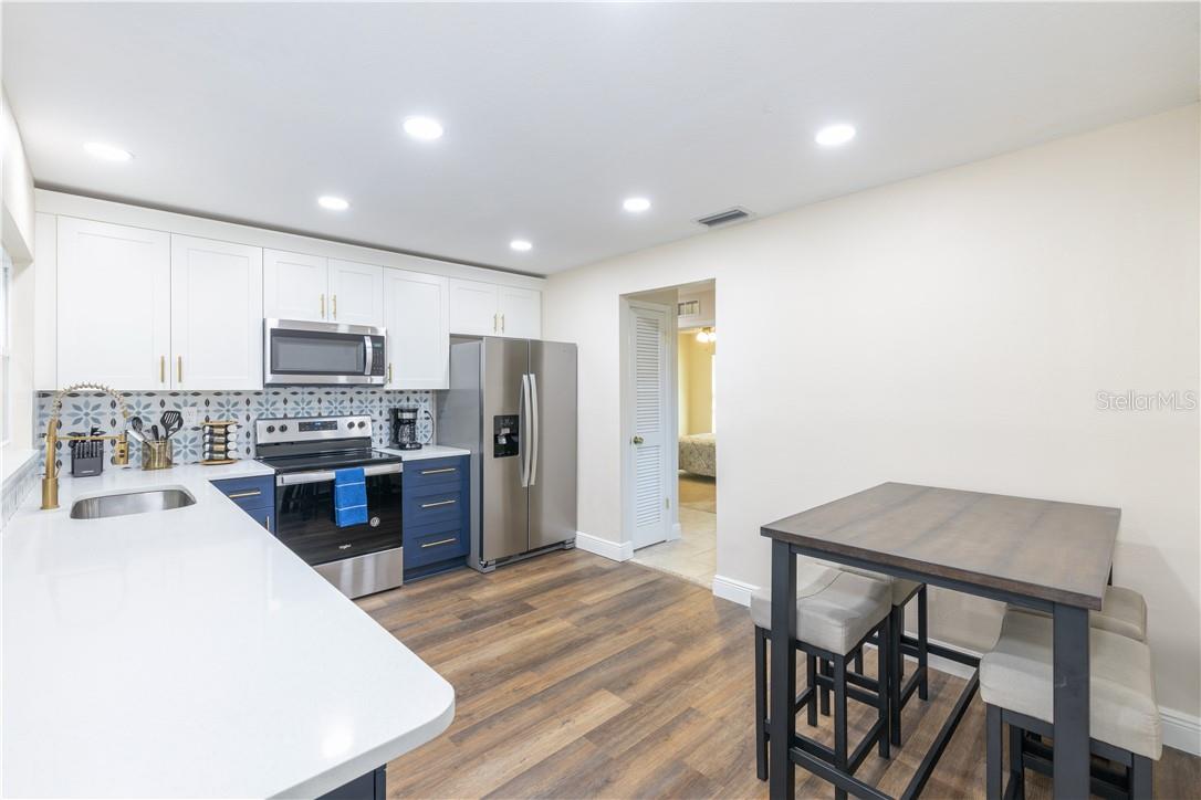 4711 RIDGE POINT DR, TAMPA, FL, 33624