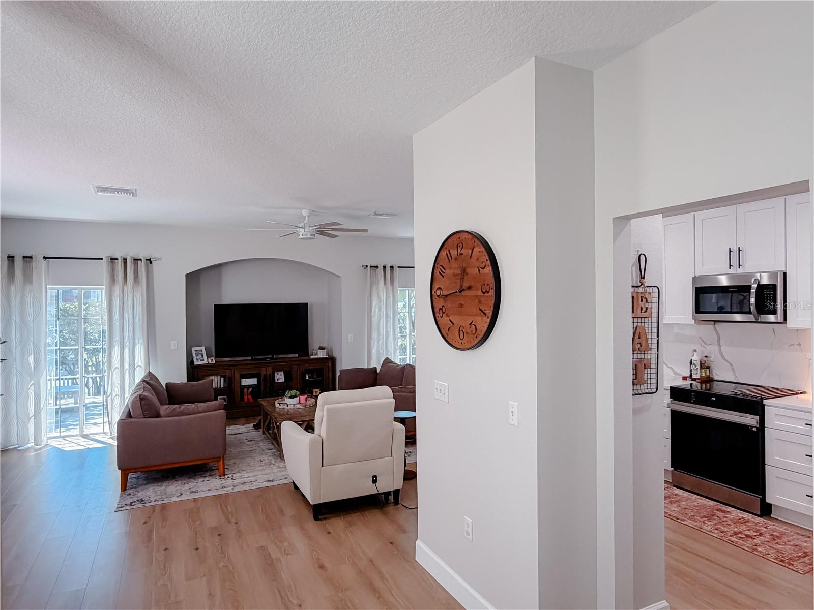 542 51ST AVE N, ST PETERSBURG, FL, 33703