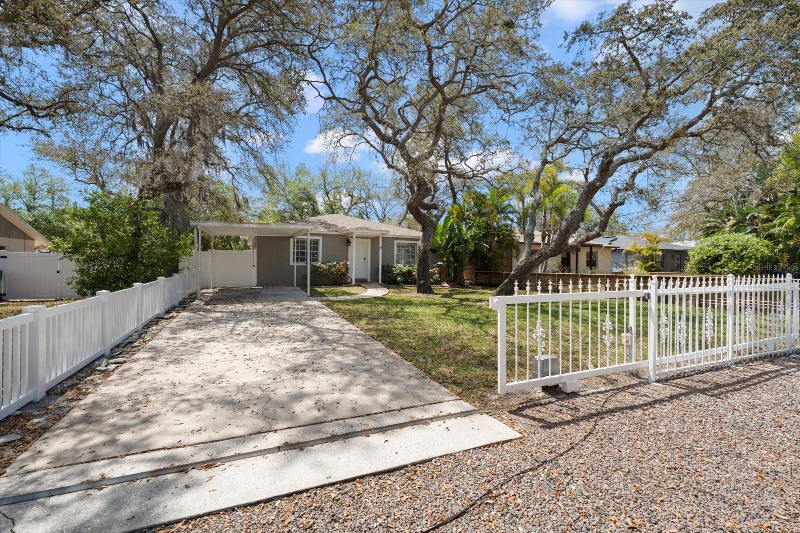 3128 W VARN AVE, TAMPA, FL, 33611