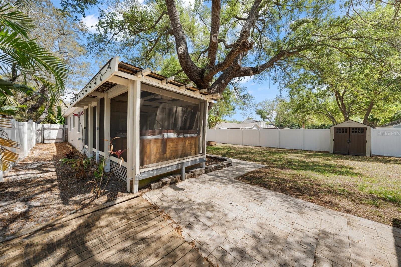 3128 W VARN AVE, TAMPA, FL, 33611