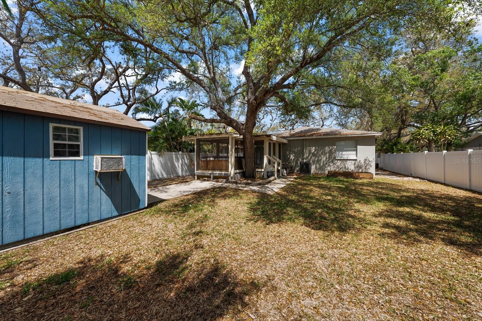 3128 W VARN AVE, TAMPA, FL, 33611