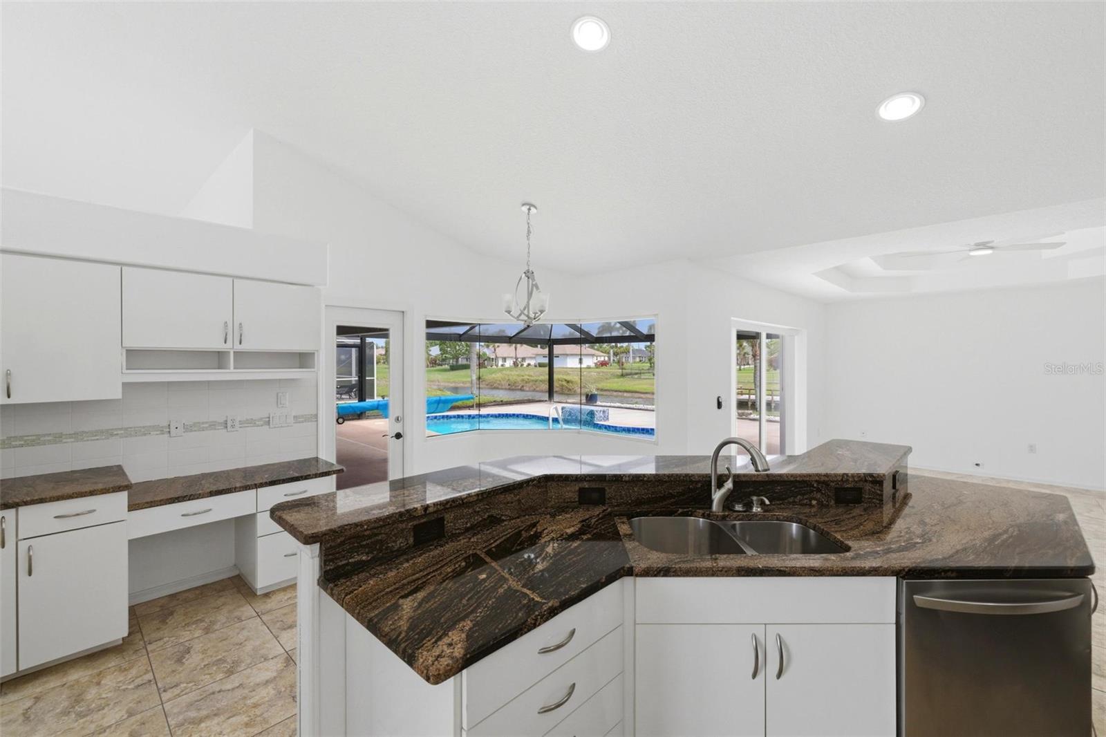 605 ROTONDA CIR, ROTONDA WEST, FL, 33947