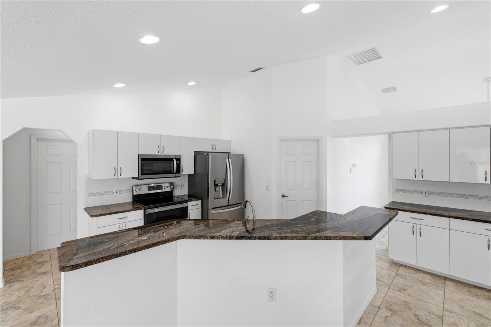 605 ROTONDA CIR, ROTONDA WEST, FL, 33947