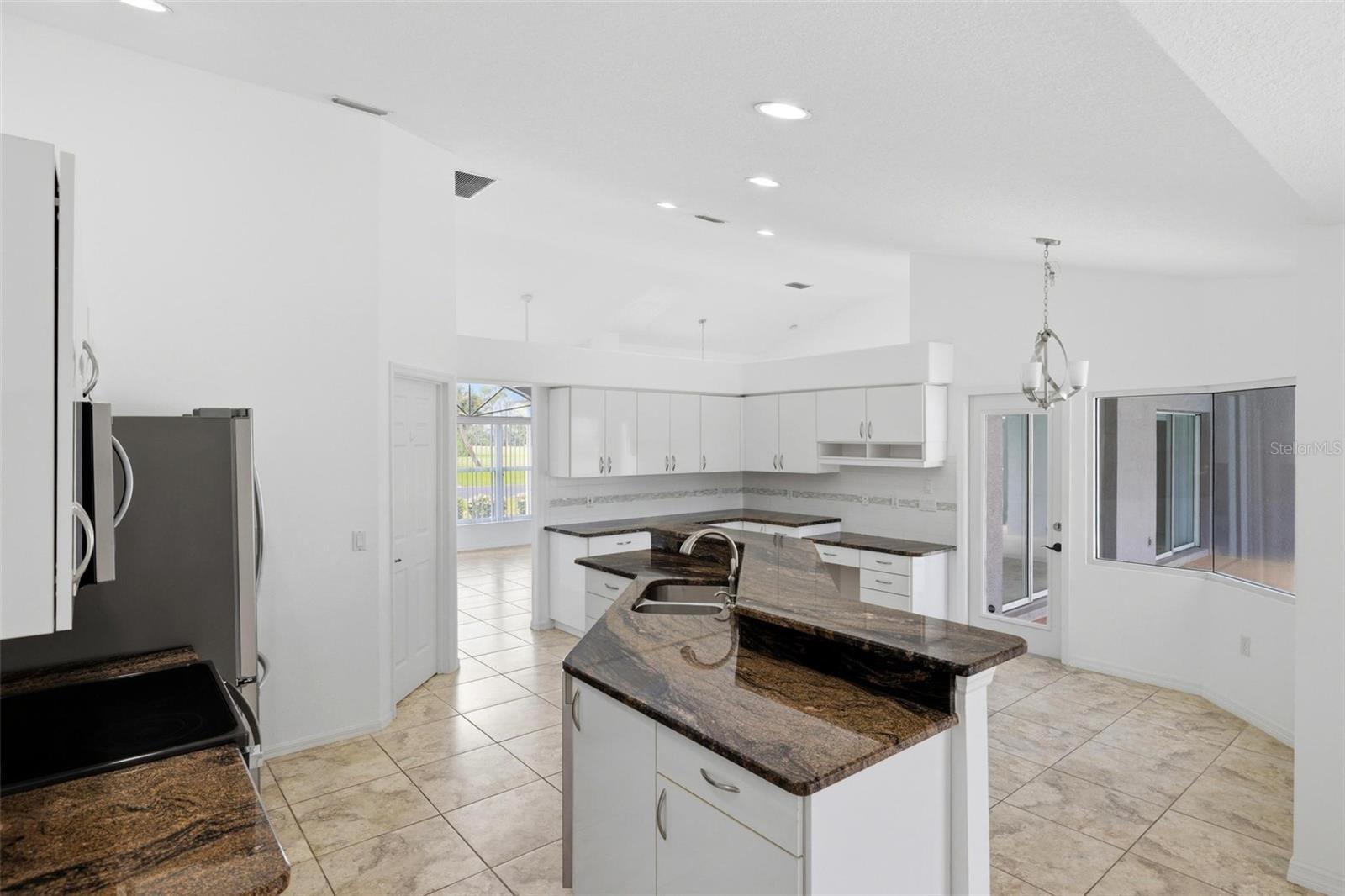 605 ROTONDA CIR, ROTONDA WEST, FL, 33947