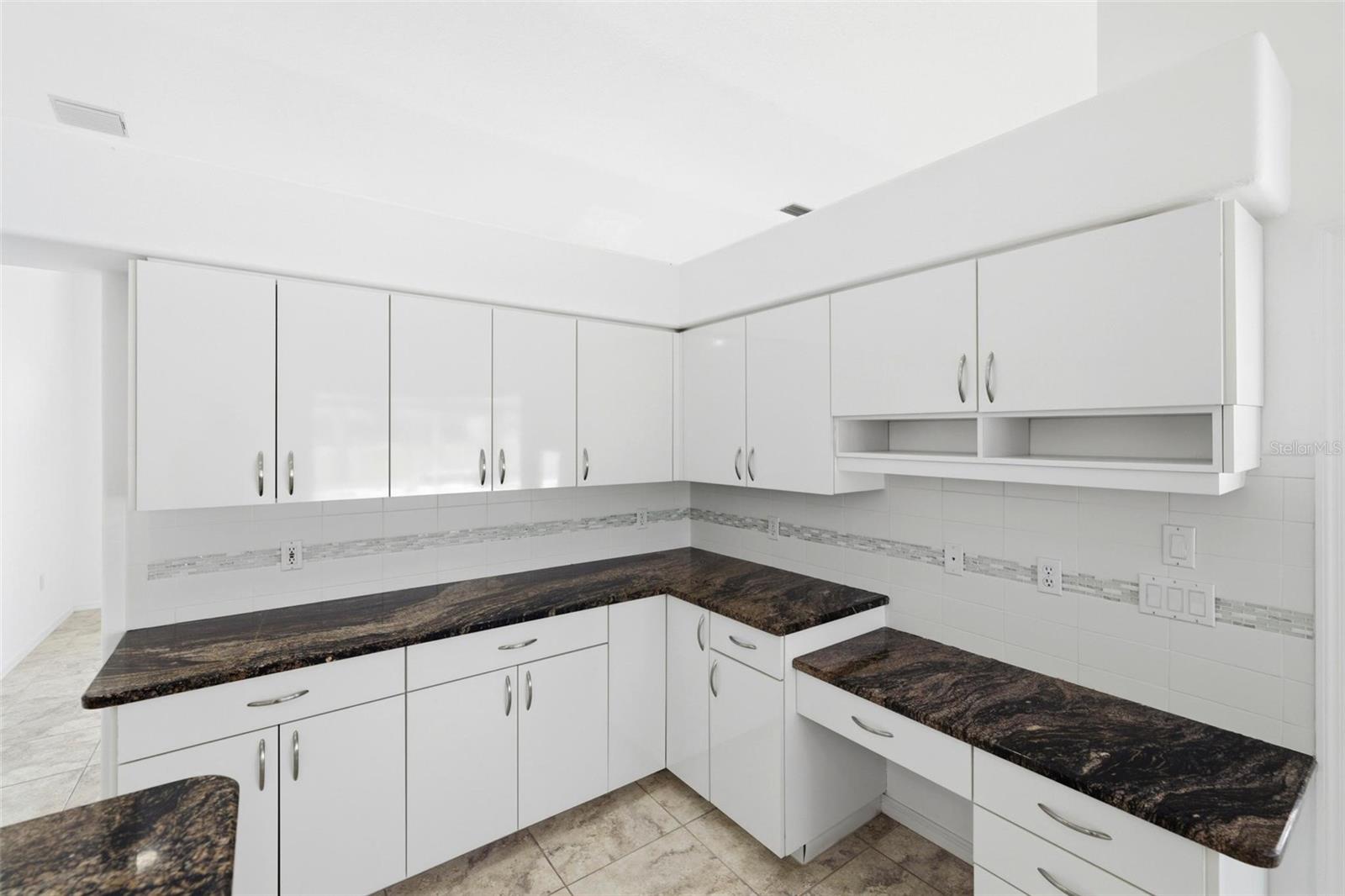 605 ROTONDA CIR, ROTONDA WEST, FL, 33947