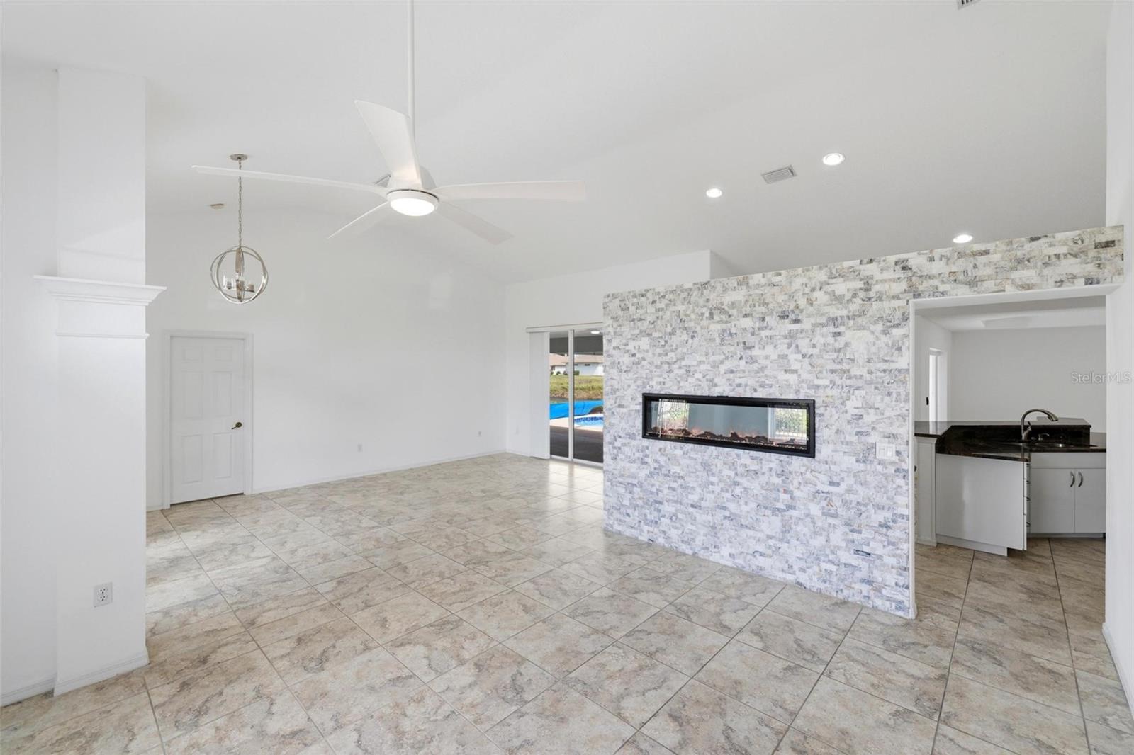 605 ROTONDA CIR, ROTONDA WEST, FL, 33947