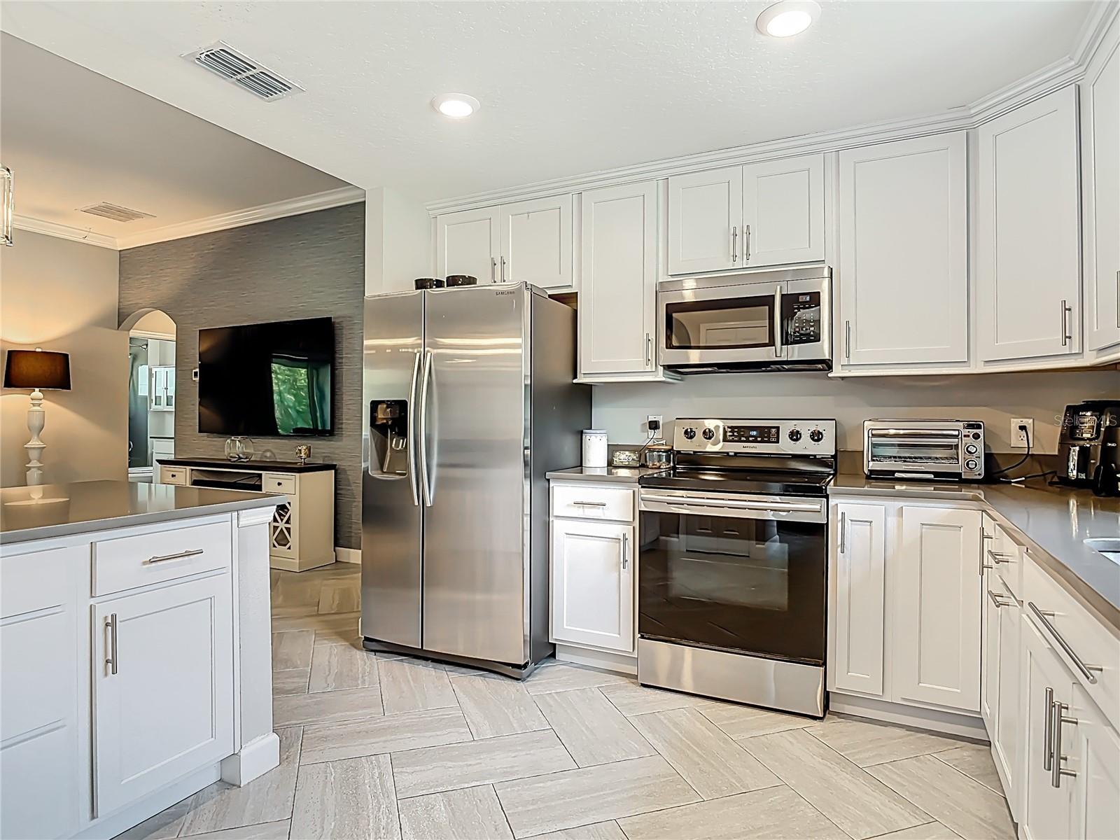 108 PALMIRA RD, DEBARY, FL, 32713