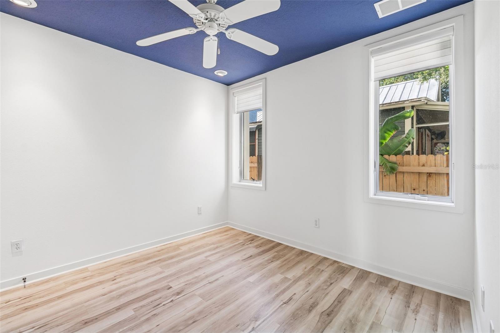 1685 LAUREL ST #3, SARASOTA, FL, 34236