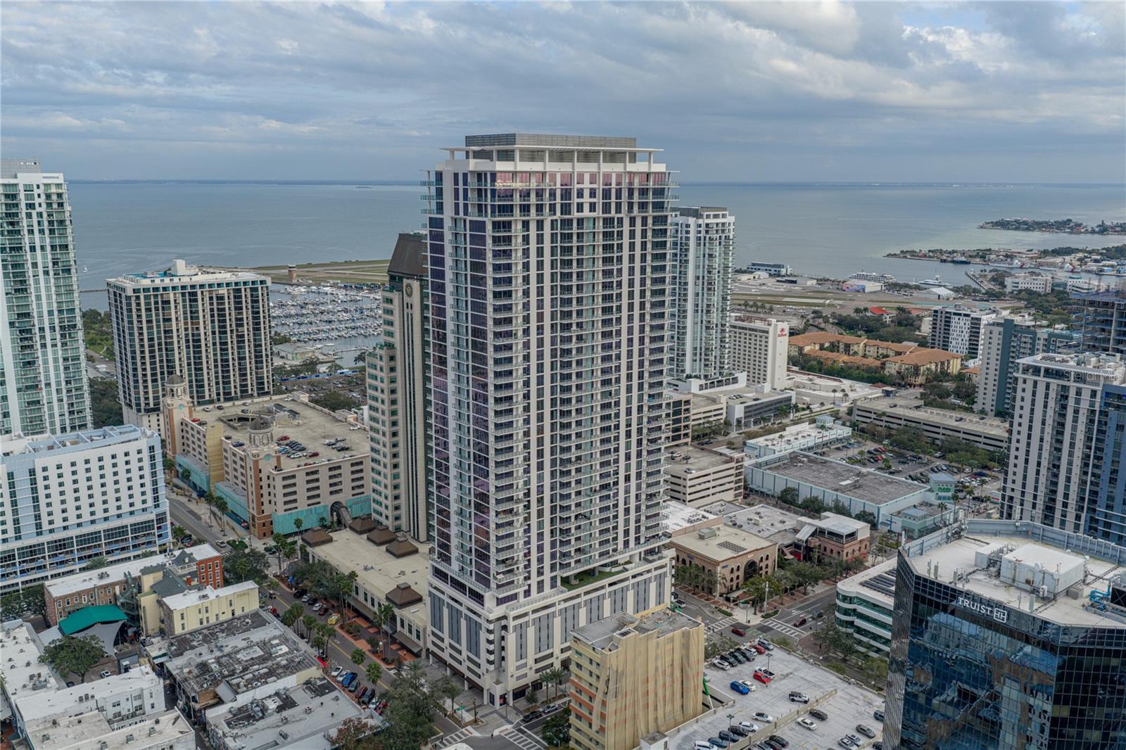 275 1ST AVE S #1701, ST PETERSBURG, FL, 33701