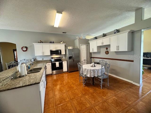 813 HALIFAX DR, KISSIMMEE, FL, 34758