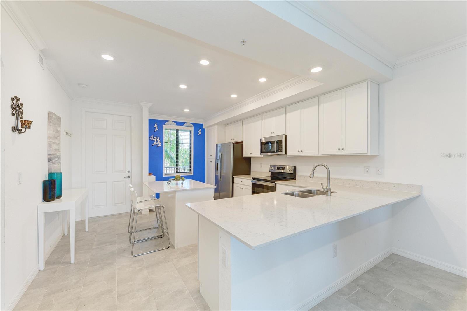 18114 GAWTHROP DR #204, BRADENTON, FL, 34211