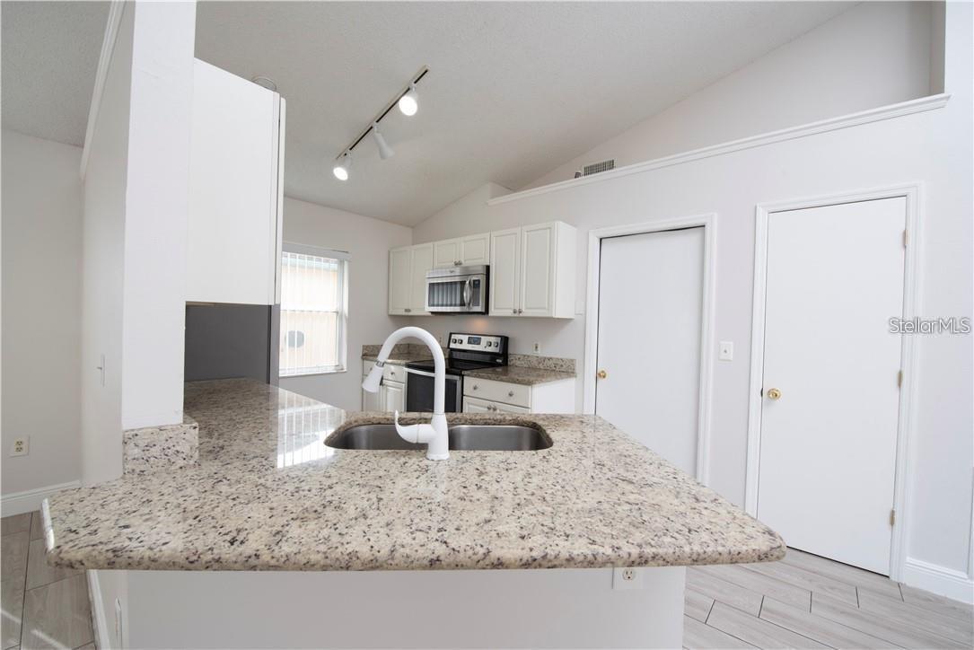 1713 BOXENEY DR, ORLANDO, FL, 32837