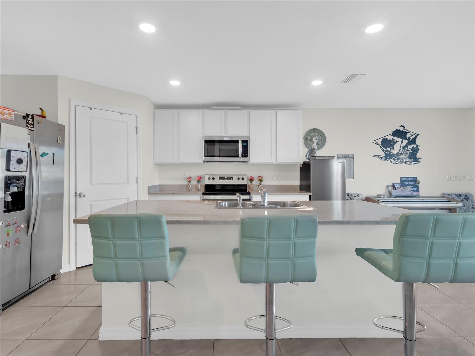 16767 SUNBURST LAKE ST, WIMAUMA, FL, 33598