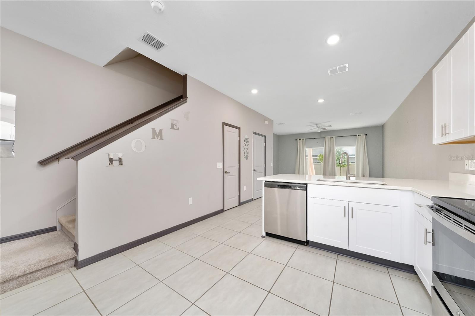 2060 VIEWFINDER ST, KISSIMMEE, FL, 34758