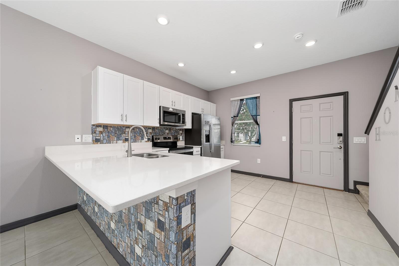 2060 VIEWFINDER ST, KISSIMMEE, FL, 34758